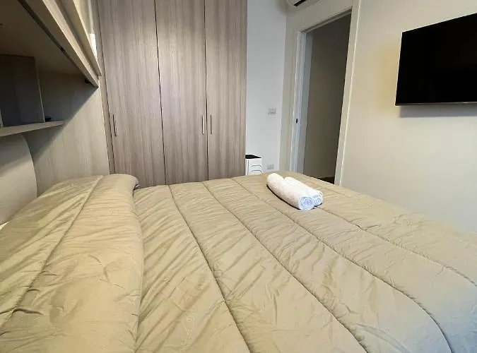 Pm 10 Via Joan Miro Guest House